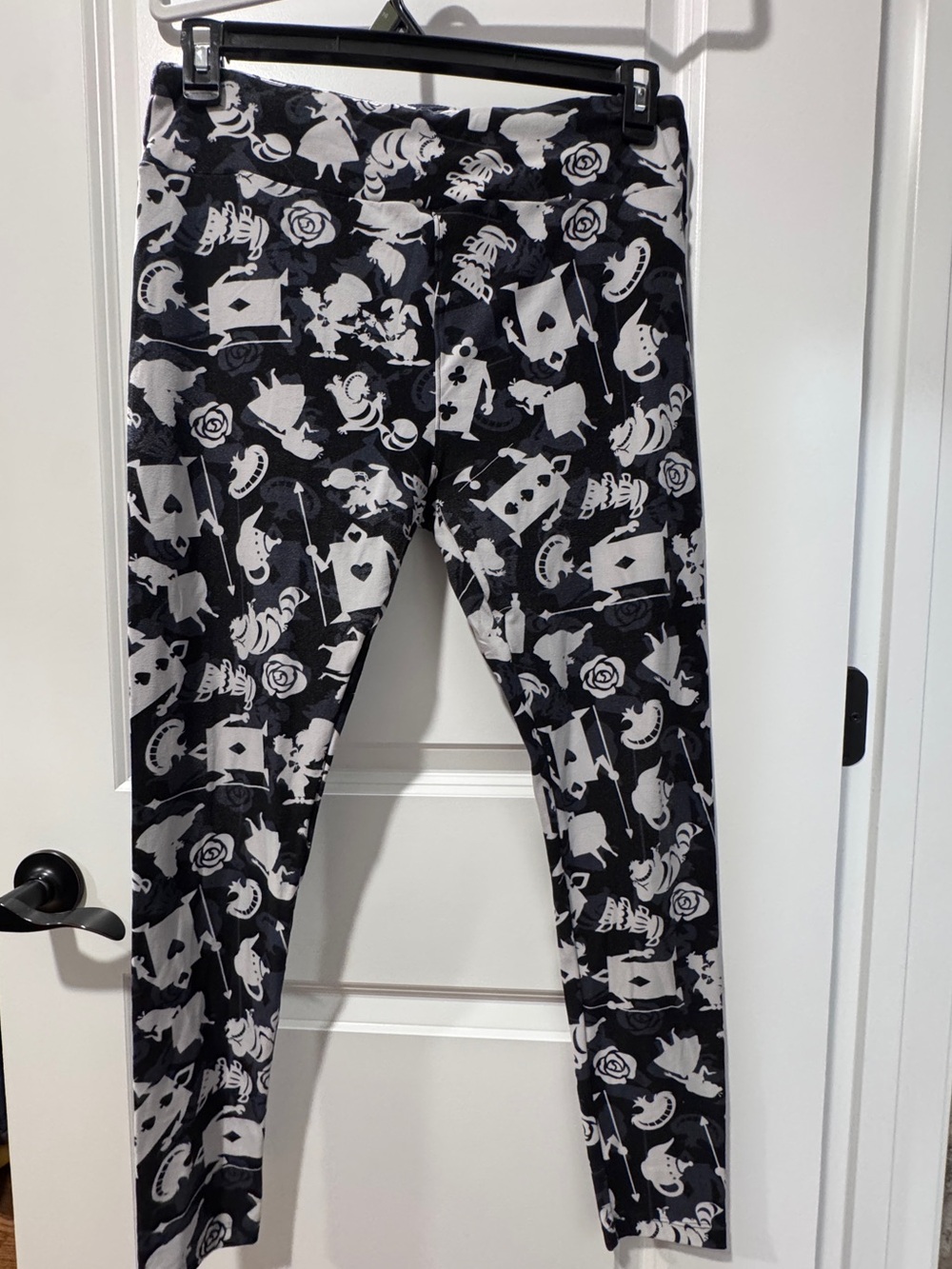 LuLaRoe Black, White & Grey Disney Alice in Wonderland Print Leggings. Size: TC